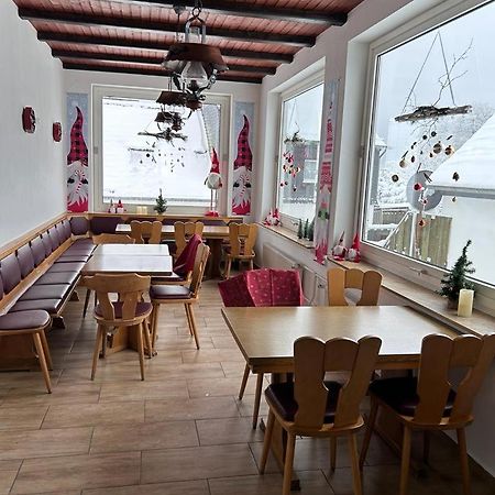 Haus Astenblick In Winterberg Fuer Bis Zu 35 Personen Fuer Wanderveranstaltungen Und Familienfeiern Ngoại thất bức ảnh