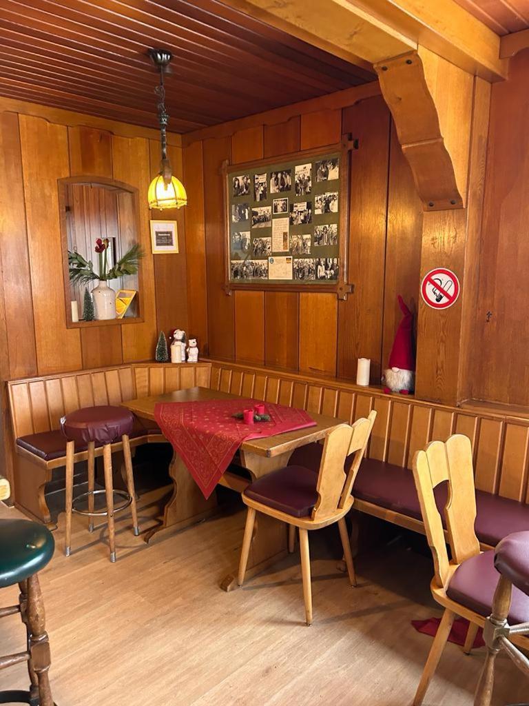 Haus Astenblick In Winterberg Fuer Bis Zu 35 Personen Fuer Wanderveranstaltungen Und Familienfeiern Ngoại thất bức ảnh