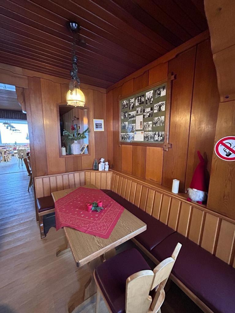 Haus Astenblick In Winterberg Fuer Bis Zu 35 Personen Fuer Wanderveranstaltungen Und Familienfeiern Ngoại thất bức ảnh