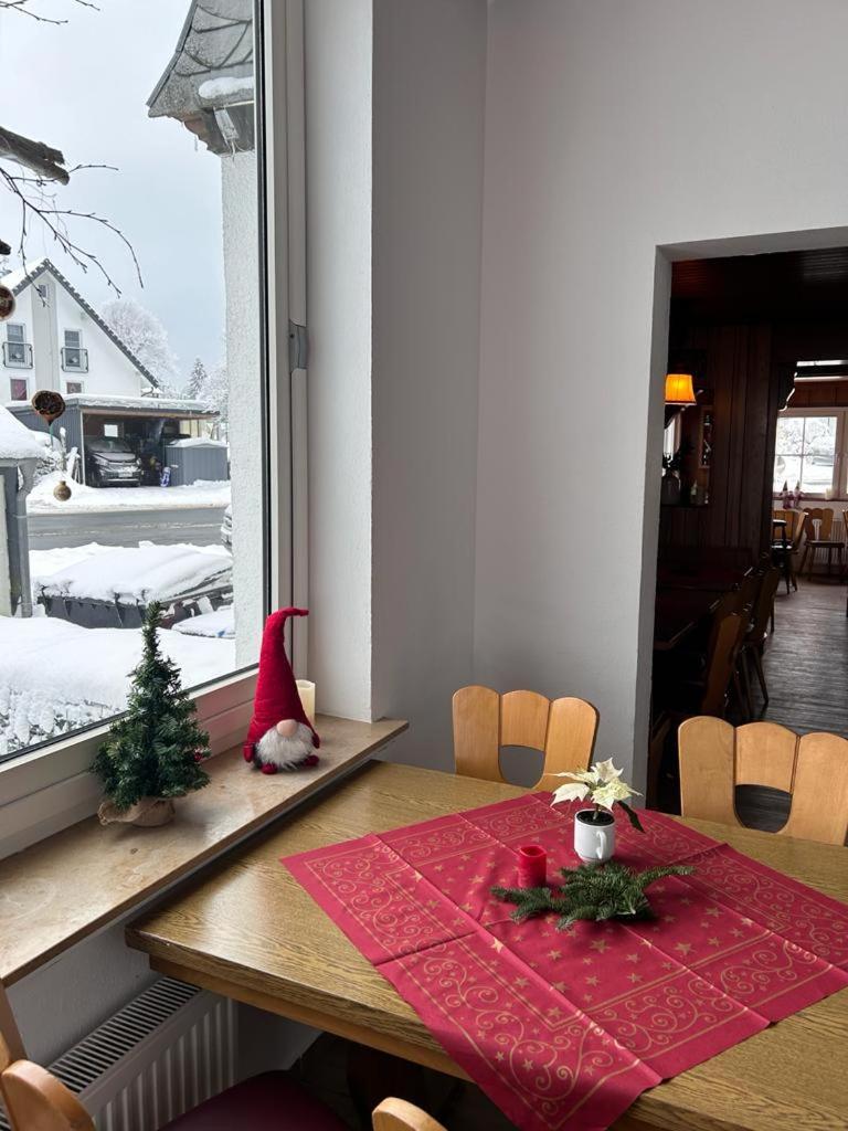 Haus Astenblick In Winterberg Fuer Bis Zu 35 Personen Fuer Wanderveranstaltungen Und Familienfeiern Ngoại thất bức ảnh