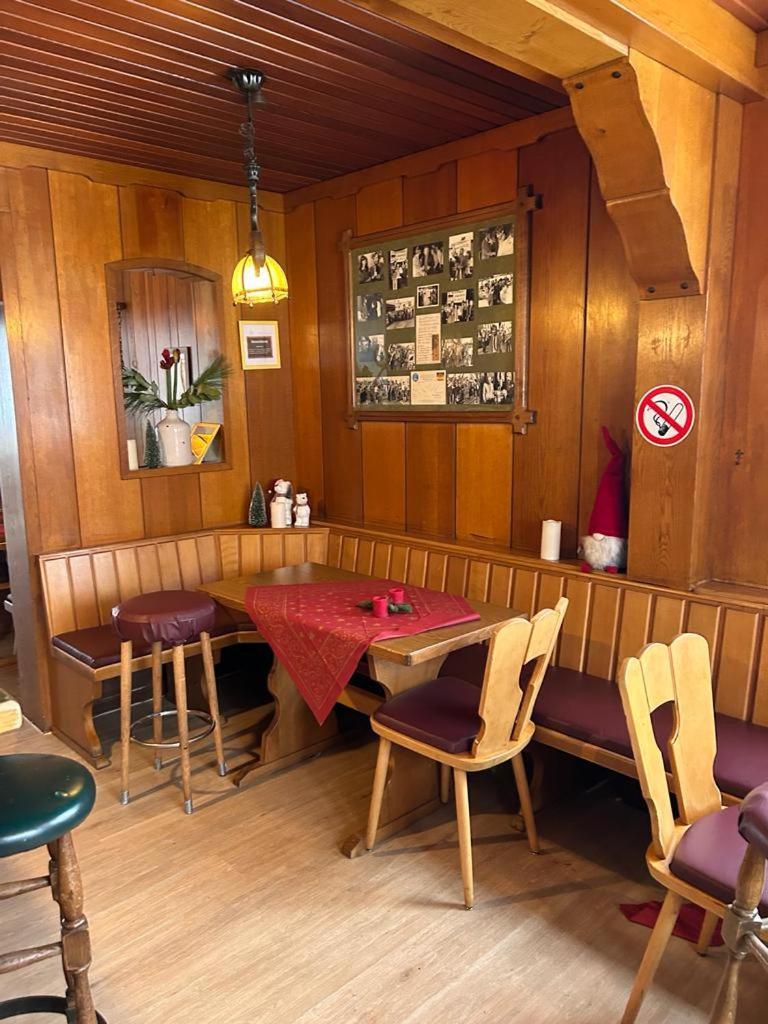 Haus Astenblick In Winterberg Fuer Bis Zu 35 Personen Fuer Wanderveranstaltungen Und Familienfeiern Ngoại thất bức ảnh