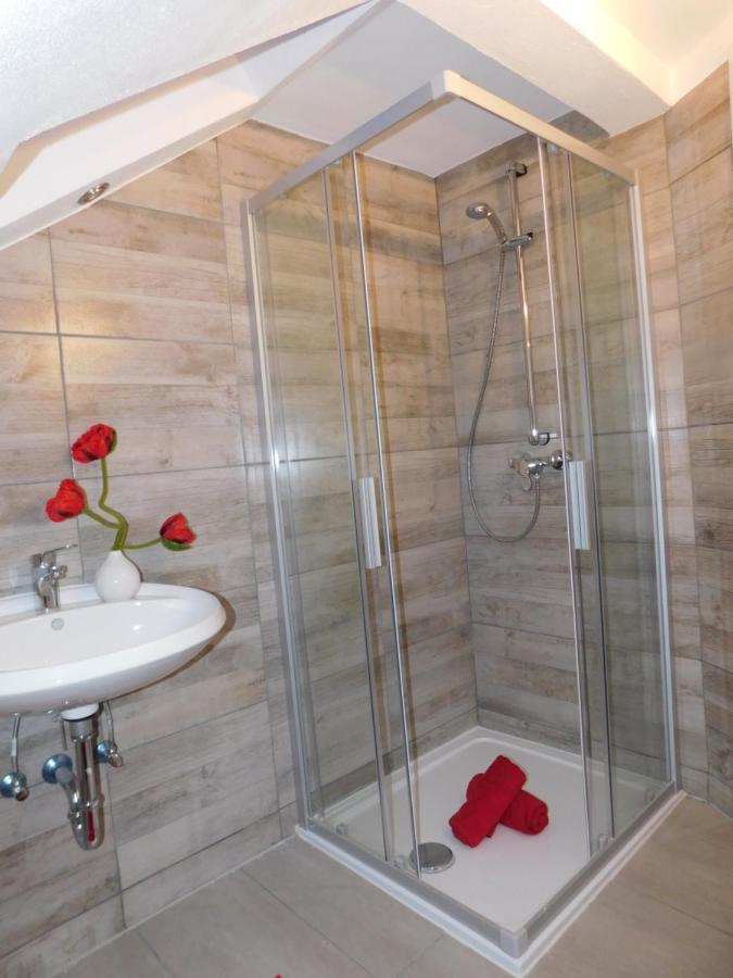 Haus Astenblick In Winterberg Fuer Bis Zu 35 Personen Fuer Wanderveranstaltungen Und Familienfeiern Ngoại thất bức ảnh
